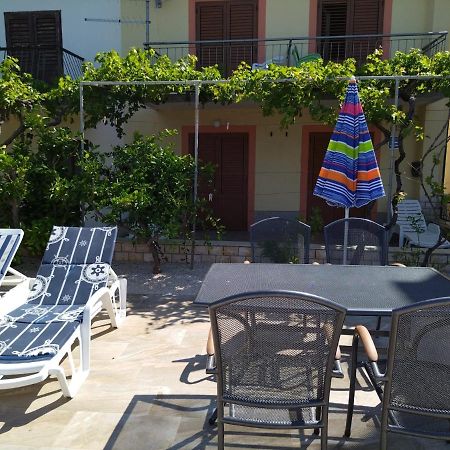 Apartmani Katarina Barbat na Rabu Εξωτερικό φωτογραφία