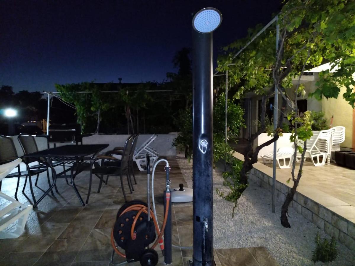 Apartmani Katarina Barbat na Rabu Εξωτερικό φωτογραφία